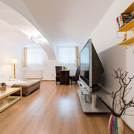 בראשוב Sabin Apartments Private Parking מראה חיצוני תמונה