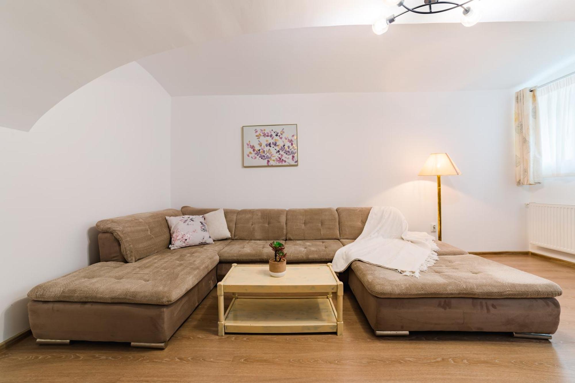 בראשוב Sabin Apartments Private Parking מראה חיצוני תמונה